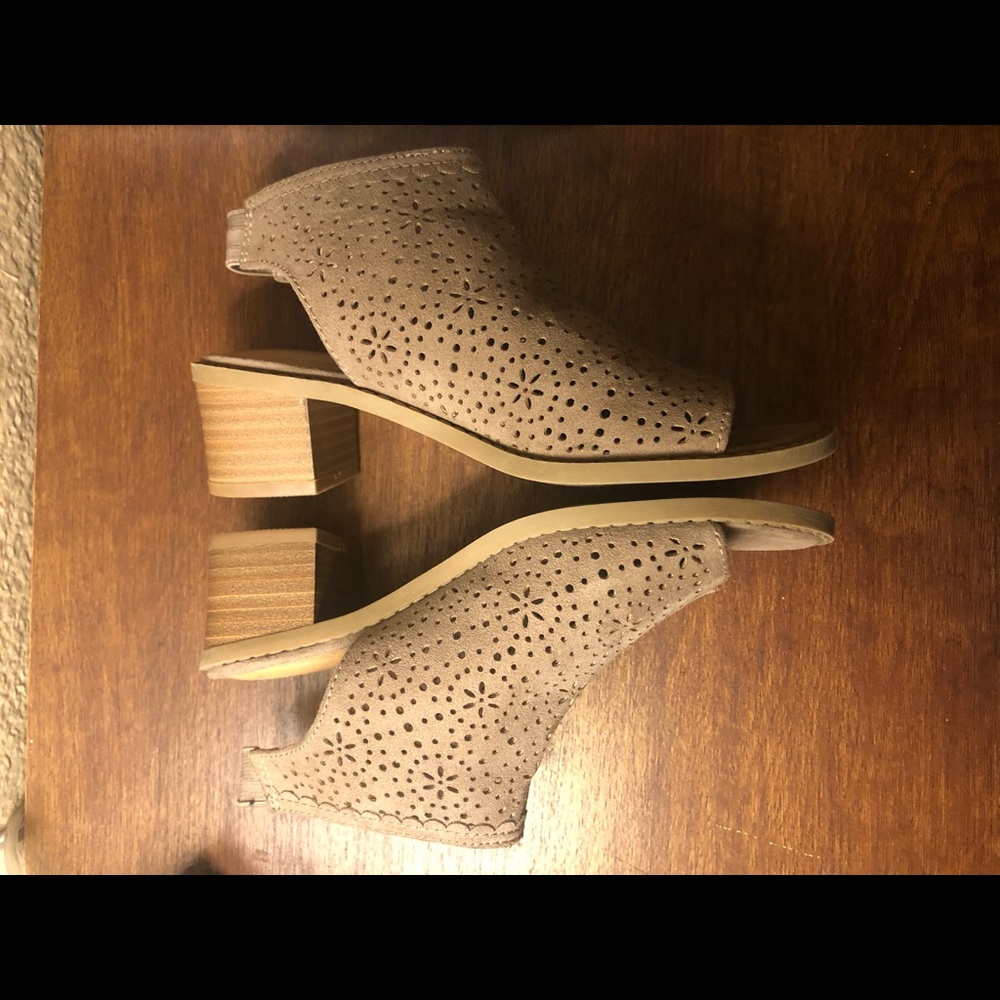 Kid slip on shoe